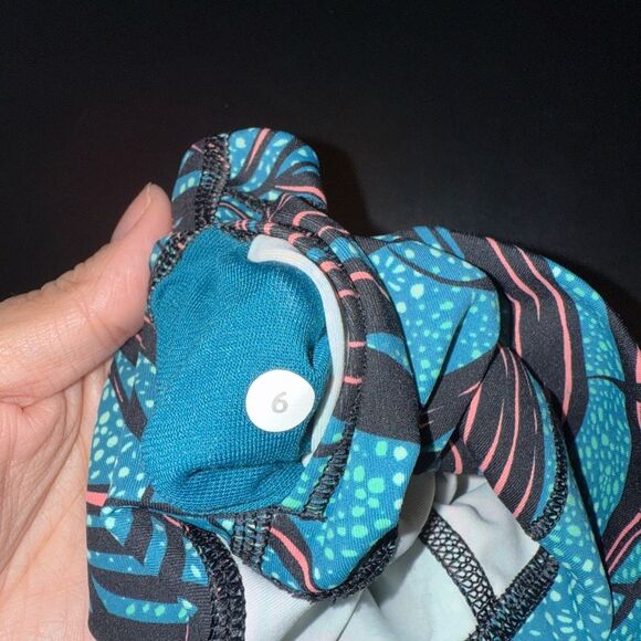 Lululemon High Times Pant Palm Lace Tofino Teal Multi size 6 EUC - Picture 4 of 9